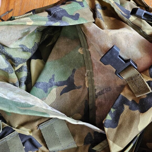 Vintage US Army Field Backpack - Picture 3 of 5